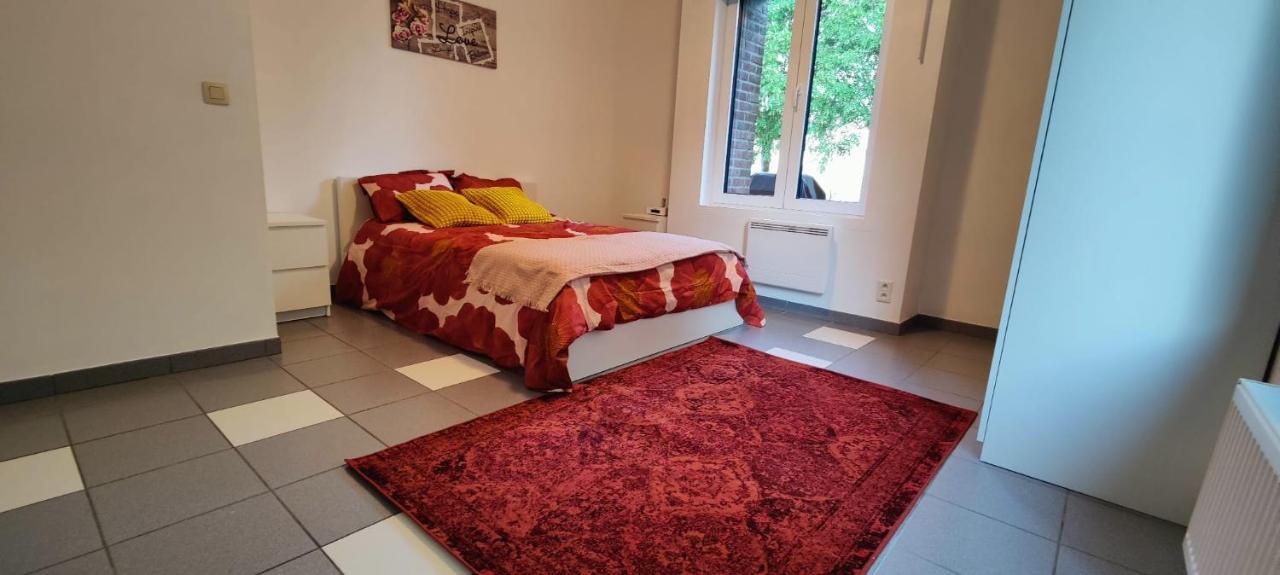 Chez Nous Apartment Бастон Екстериор снимка