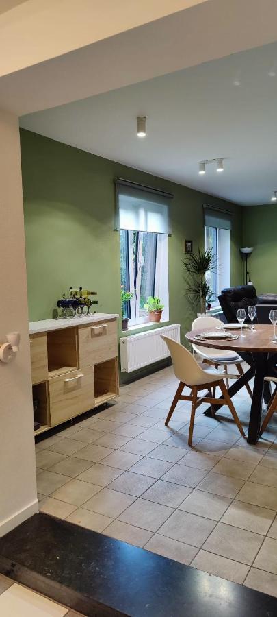 Chez Nous Apartment Бастон Екстериор снимка