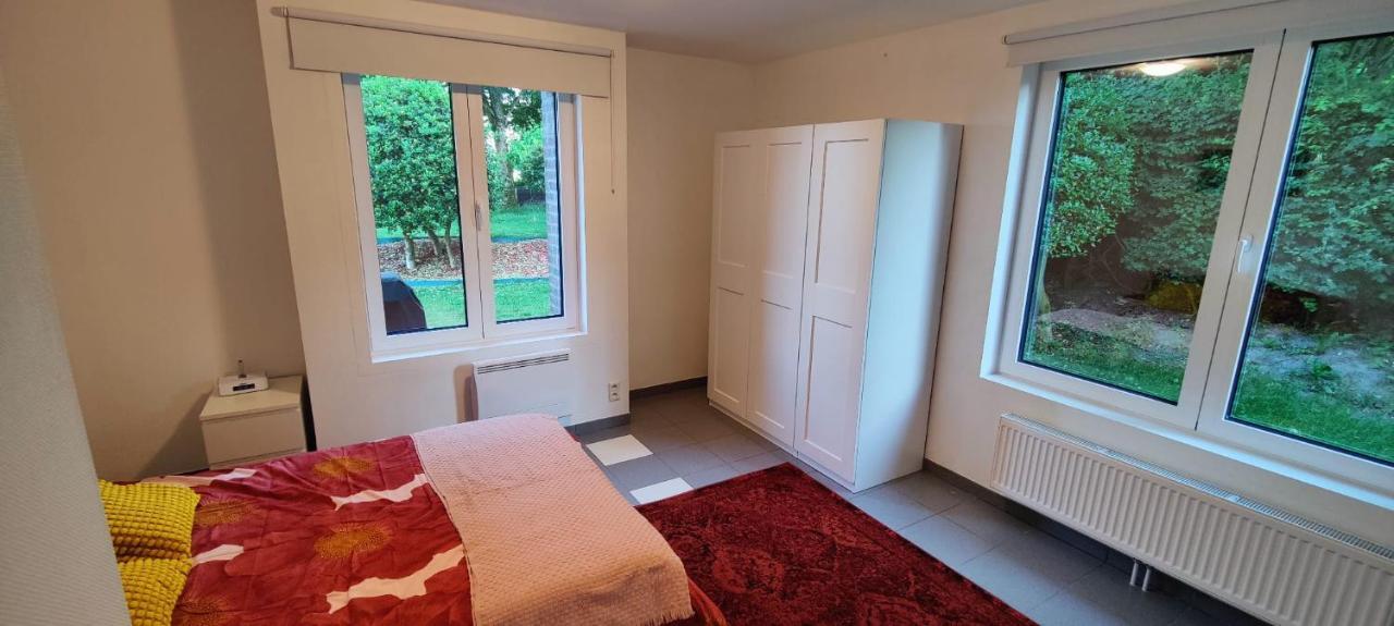 Chez Nous Apartment Бастон Екстериор снимка